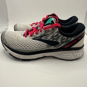 BROOKS Ghost 11 Black White Pink Women’s Size 6.5 Athletic Running Sneakers
